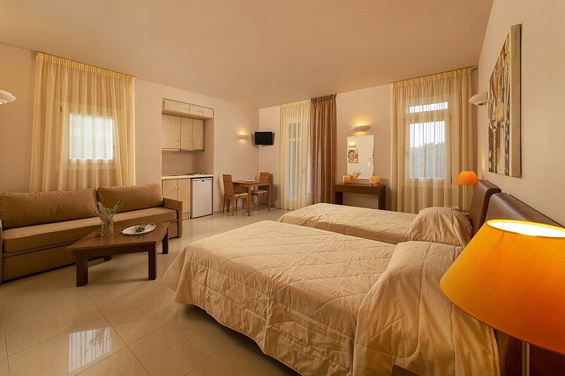 Doubles — Room 23 — Standard • King size bed
