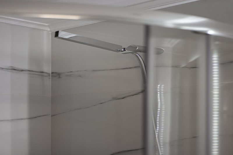 Suites — Suite 12 — Deluxe Suite • King size + 2 singles